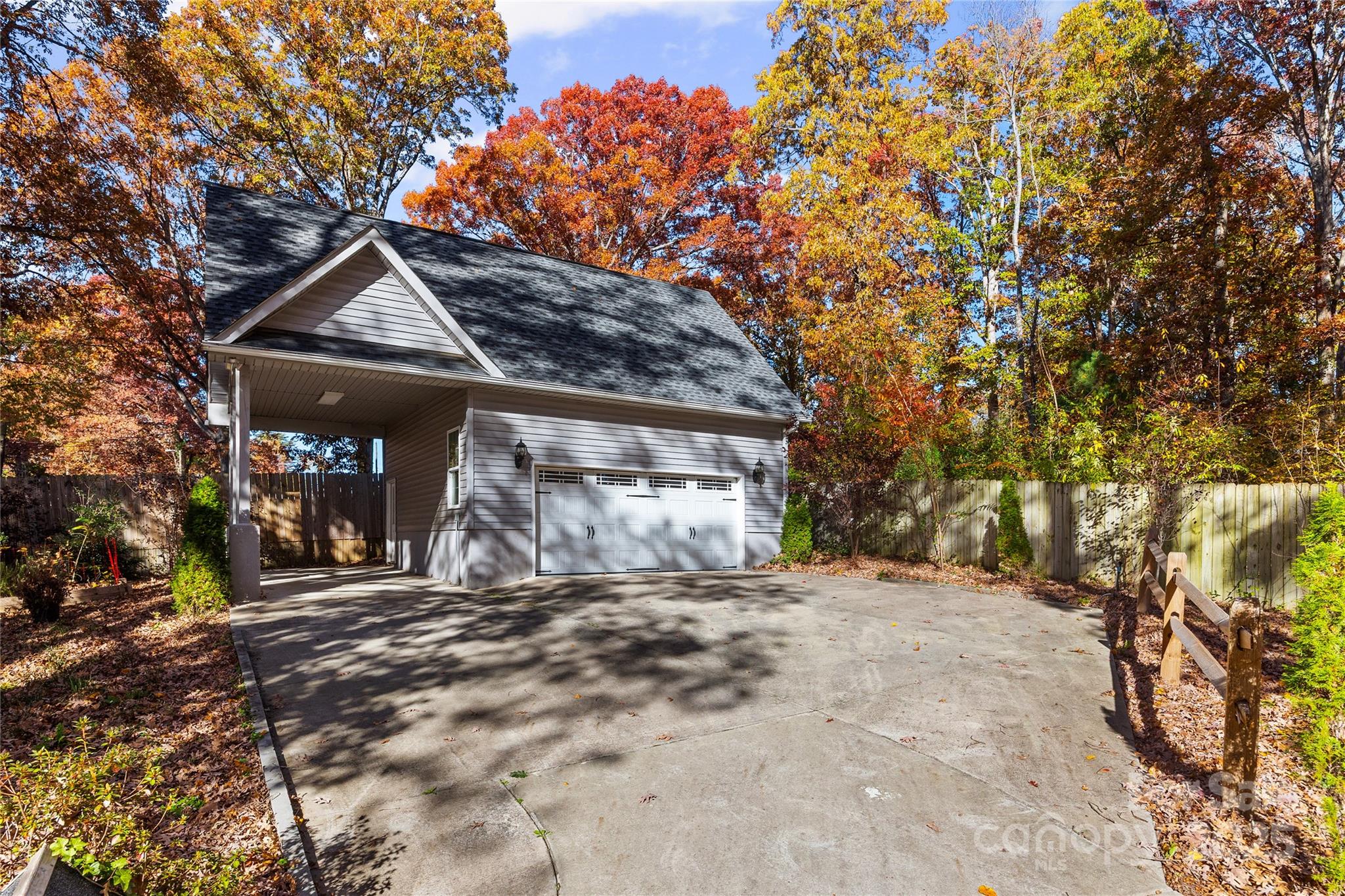 1620 Millbrook Lane Fort Mill, SC 29708 - Photo 36 of 48