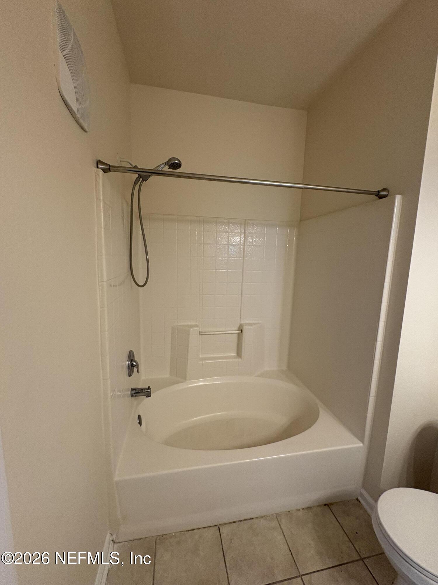 10550 Baymeadows Road, Unit 806 Jacksonville, FL 32256 - Photo 20 of 34 Master Bathroom