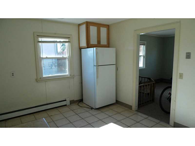 67 Winnapaug Road Westerly, RI 02891 - Photo 3 of 13 Kitchen.