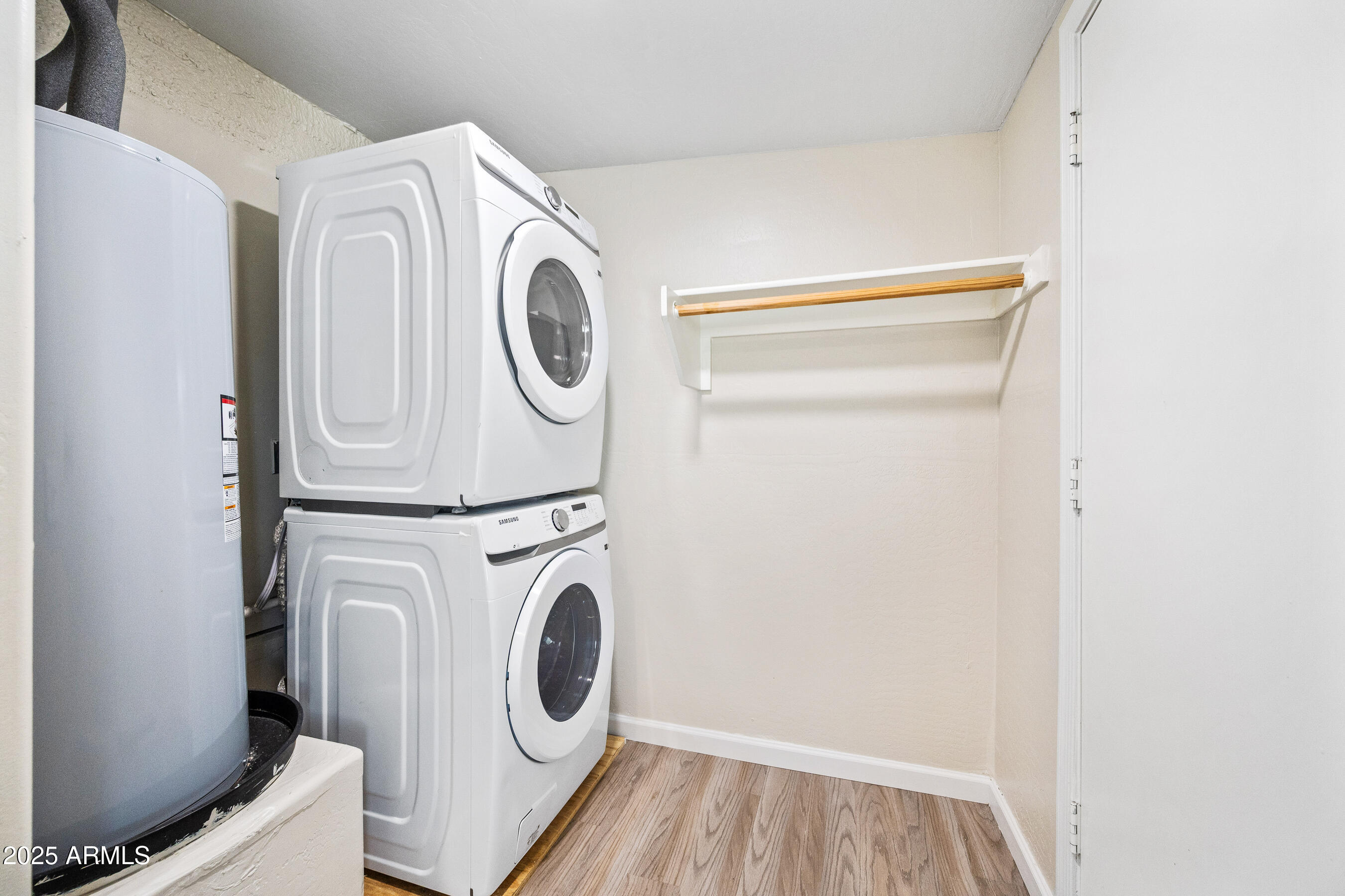 438 North 17th Avenue, Unit B Phoenix, AZ 85007 - Photo 14 of 19 a utility room with dryer and washer