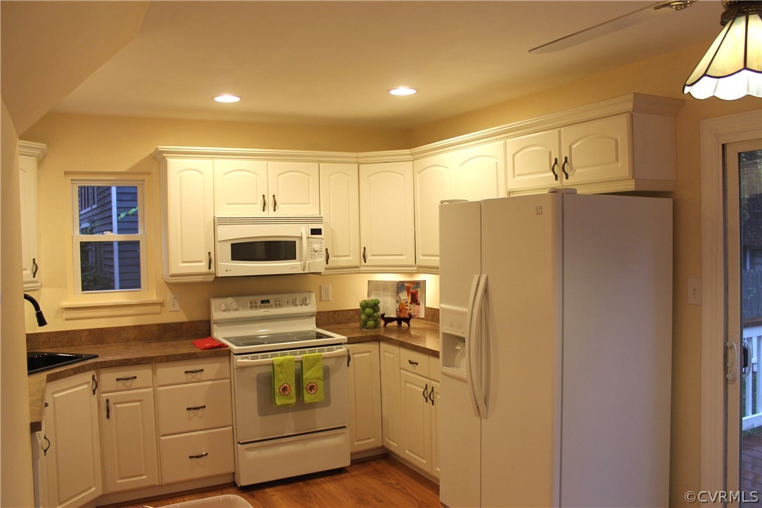 829 Marblethorpe Road North Chesterfield, VA 23236 - Photo 6 of 18 Just remodeled eat-in kitchen with fresh paint, up