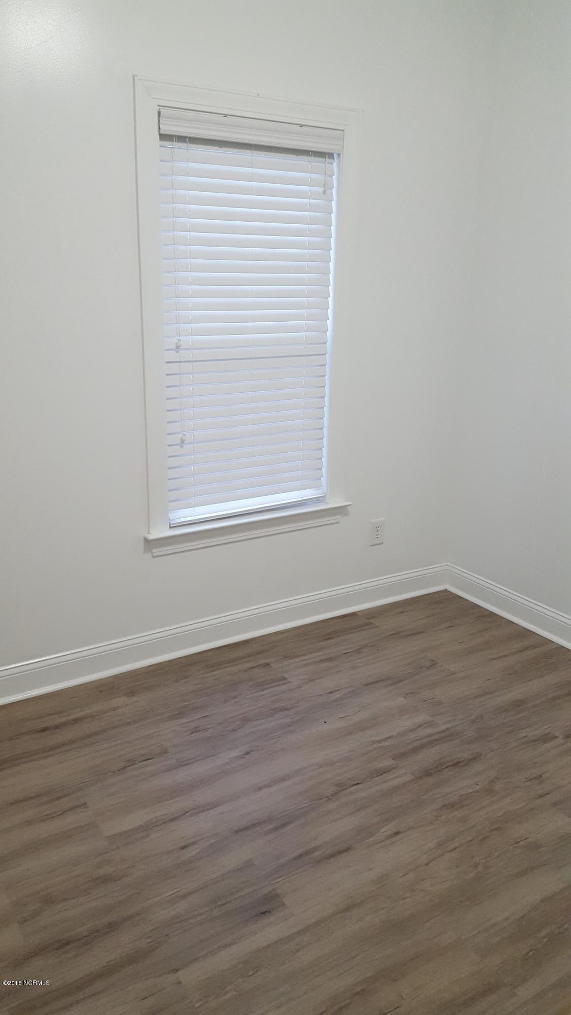 420 Bogue Loop Road Newport, NC 28570 - Photo 21 of 28 402 Bogue Loop Bedroom 3