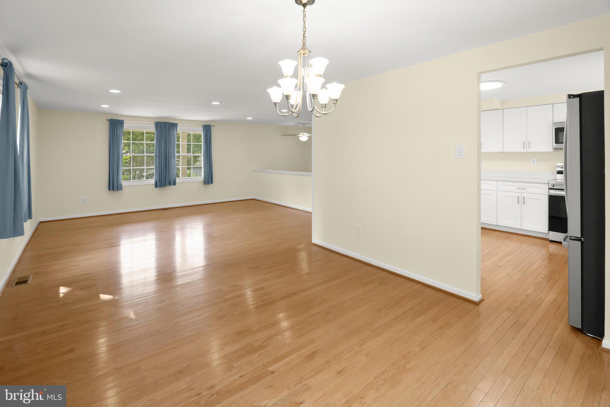 5174 Downwest Ride Columbia, MD 21044 - Photo 11 of 51 Dining & living room