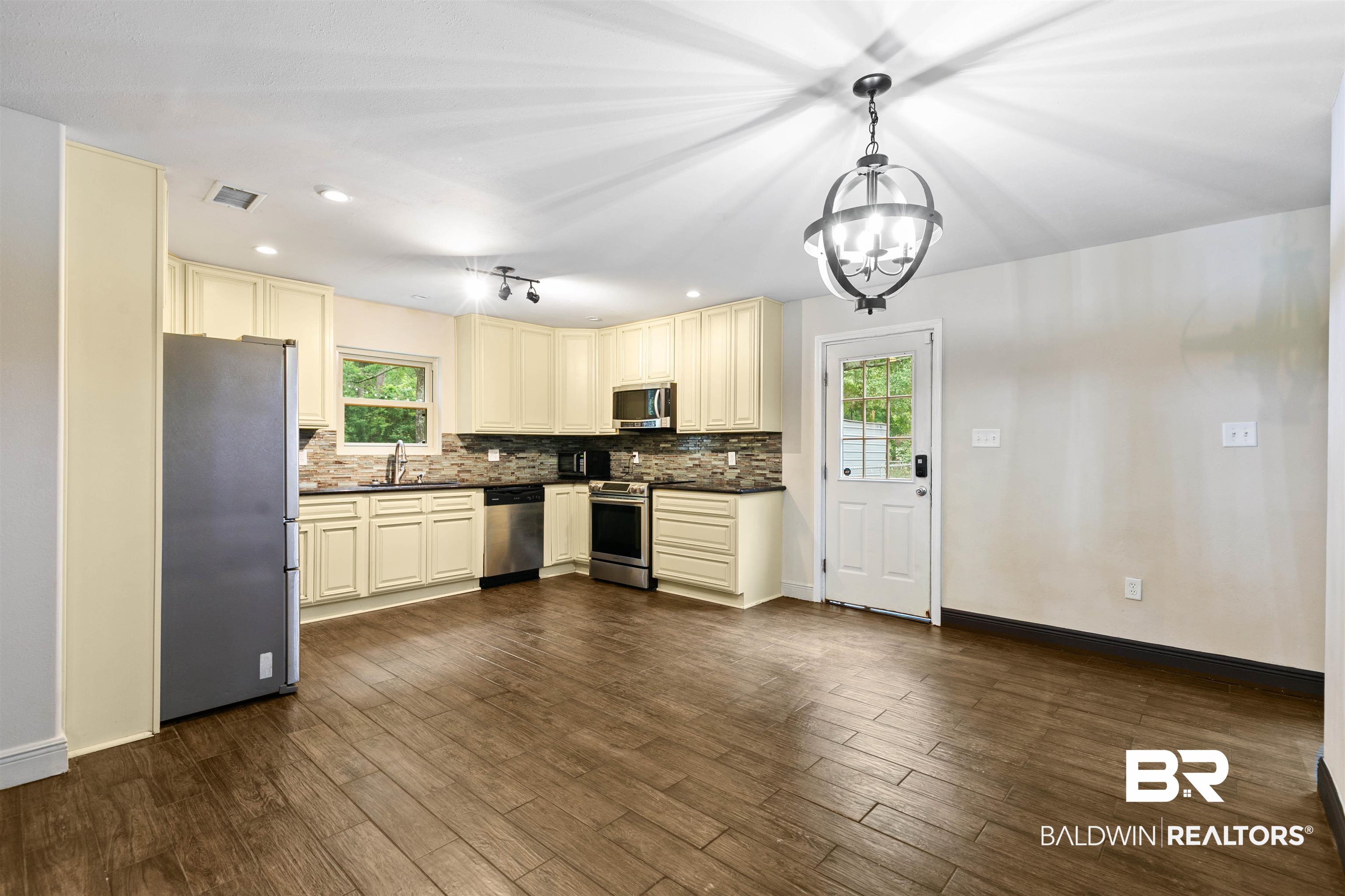 2728 Lost River Road Mobile, AL 36605 - Photo 14 of 49