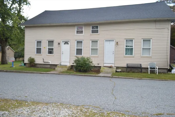 $469,990 | 4 1st Street, Sutton, MA 01590