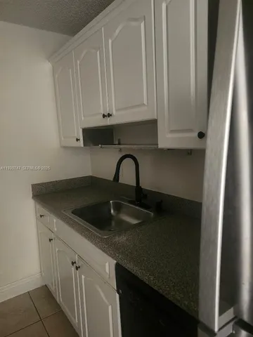 $295,500 | 8240 Southwest 210th Street, Unit 220, Cutler Bay, FL 33189