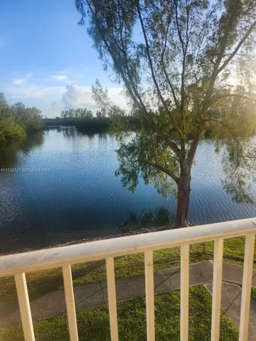 $295,500 | 8240 Southwest 210th Street, Unit 220, Cutler Bay, FL 33189