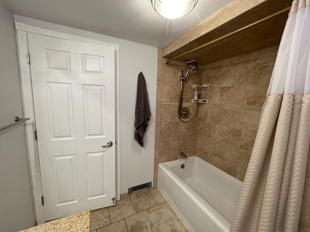 10 Beechwood Road Lynnfield, MA 01940 - Photo 25 of 34 Gallery Image 25