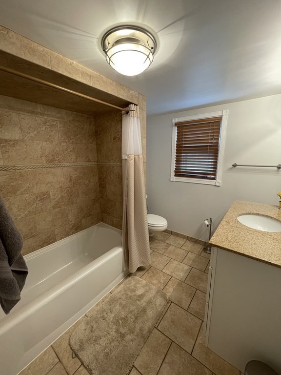 10 Beechwood Road Lynnfield, MA 01940 - Photo 26 of 34 Gallery Image 26