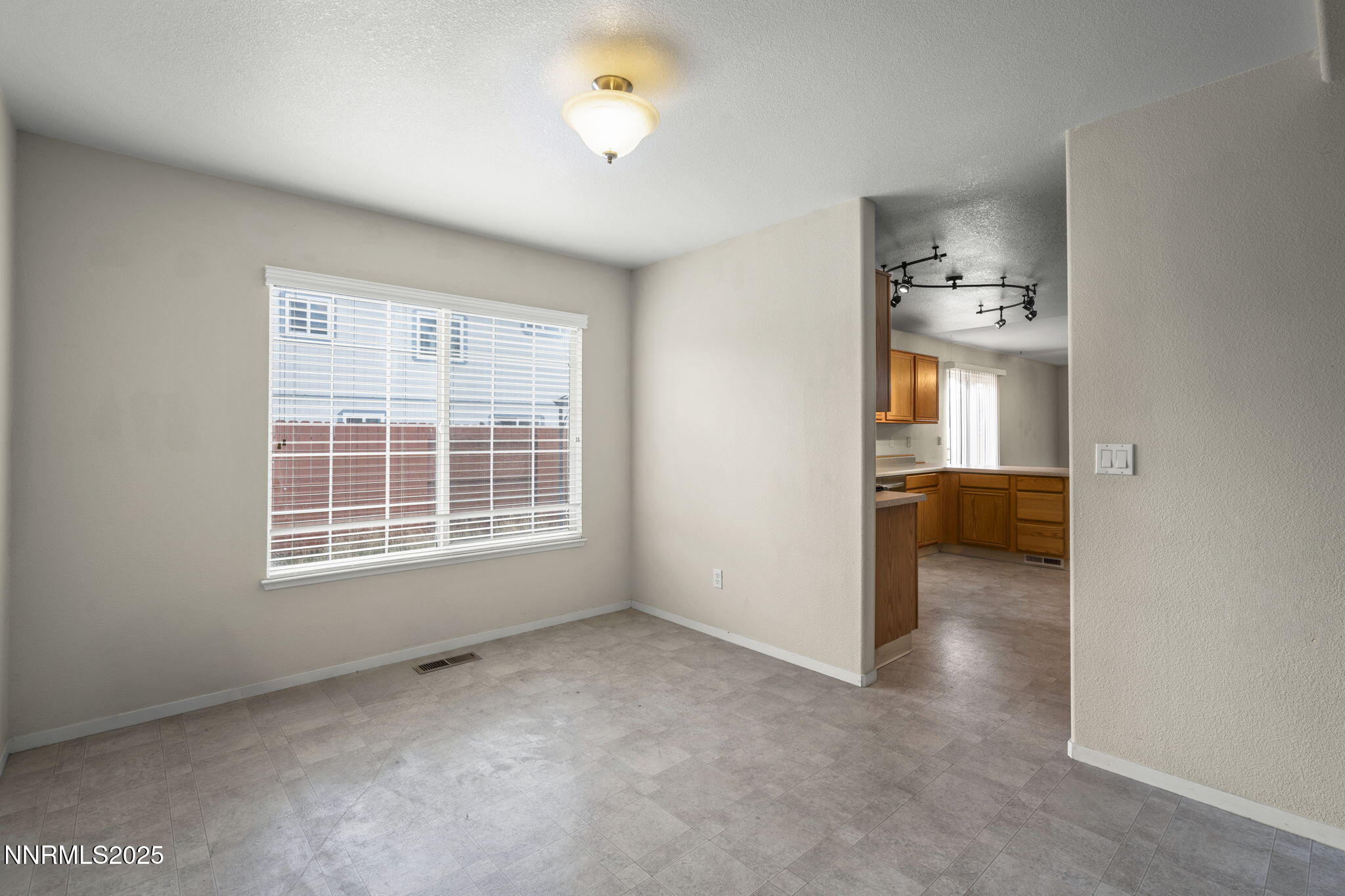 17782 Fossil Court Reno, NV 89508 - Photo 8 of 32 7-web-or-mls-_DSC9221