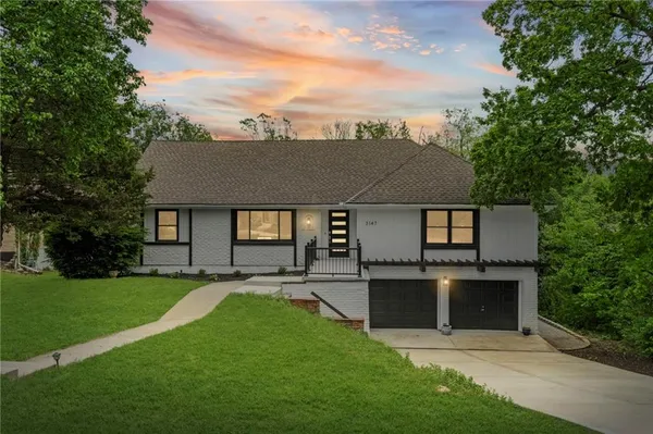 $745,000 | 3147 Black Swan Drive, Shawnee, KS 66216