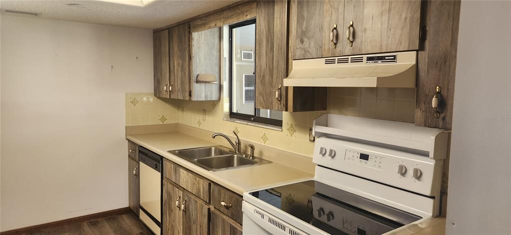 10062 Southwest 88th Court Ocala, FL 34481 - Photo 2 of 9