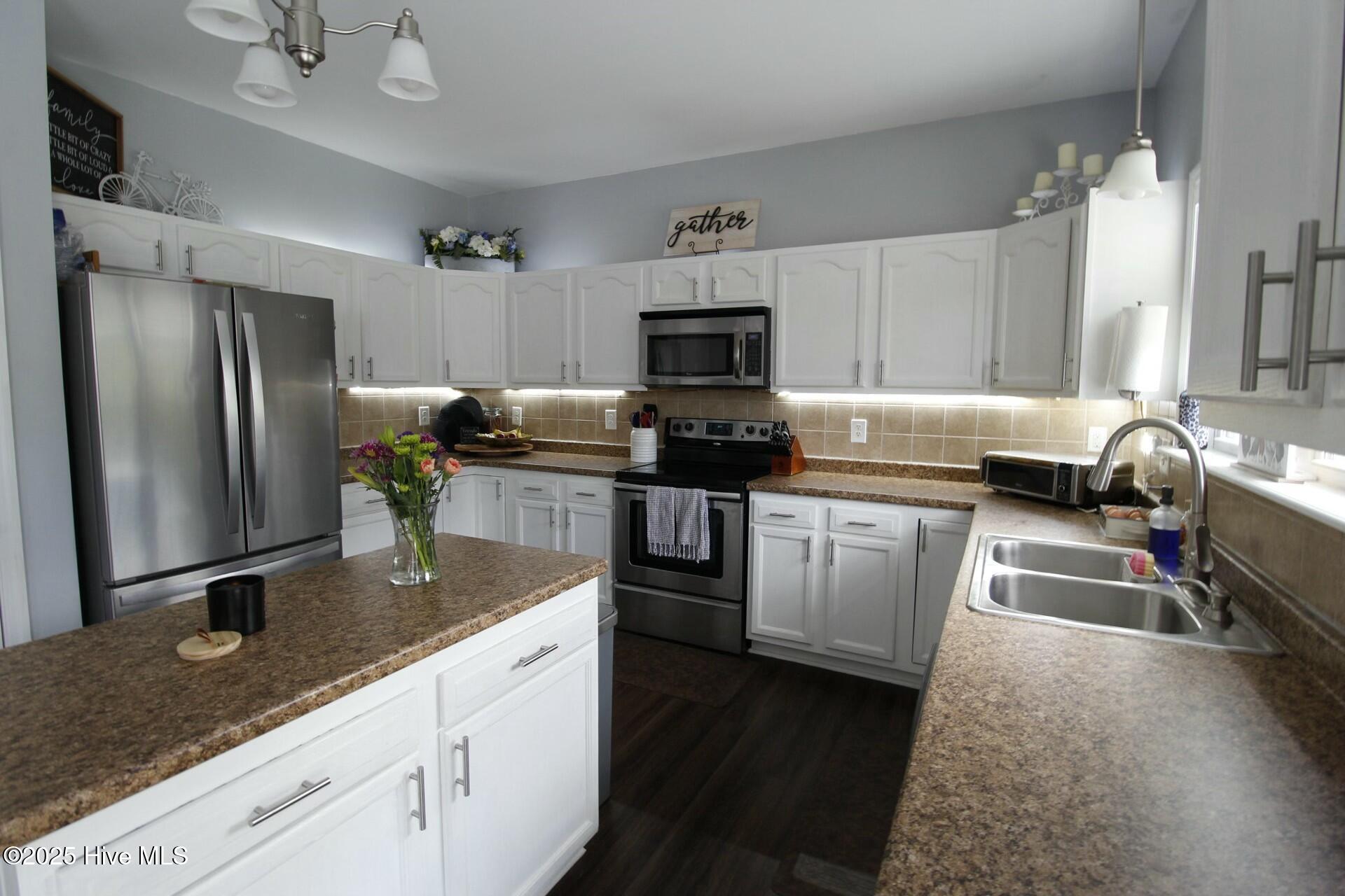 224 Emerald Ridge Road Jacksonville, NC 28546 - Photo 23 of 37 kitchen 2
