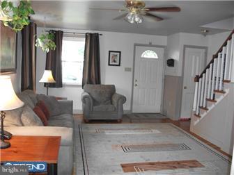 560 Michell Street Ridley Park, PA 19078 - Photo 4 of 12 Living Room