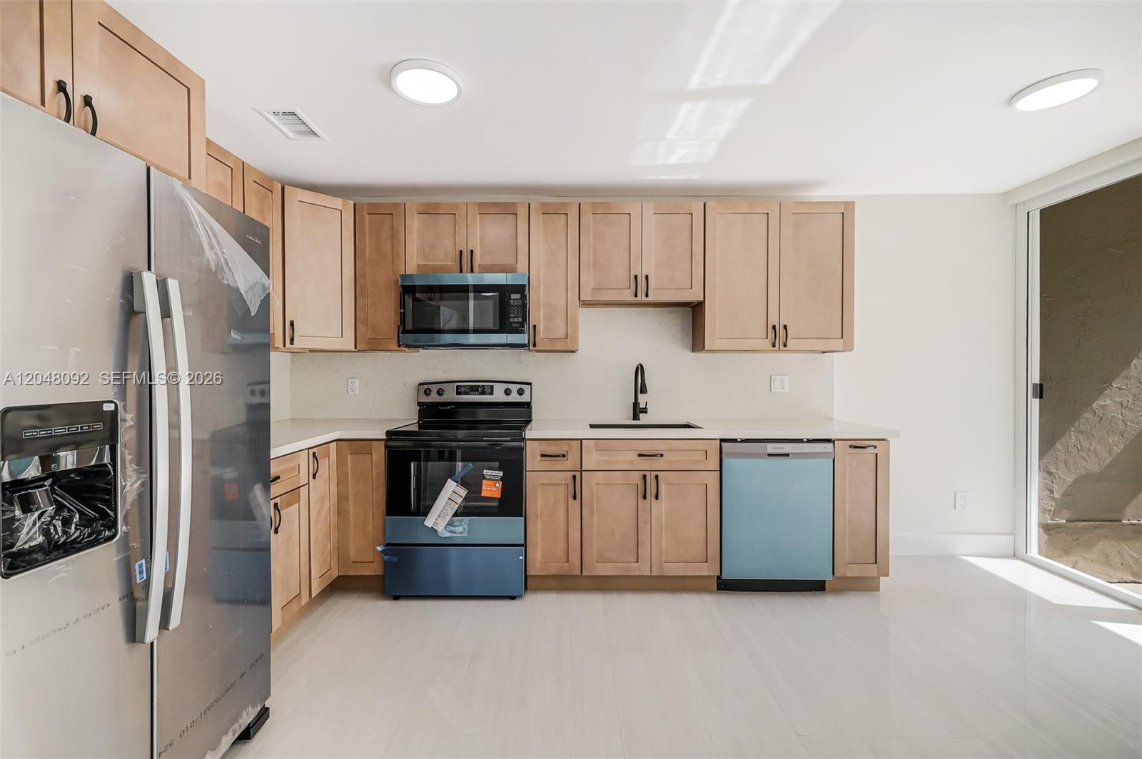 11621 Southwest 90th Street Miami, FL 33176 - Photo 10 of 35