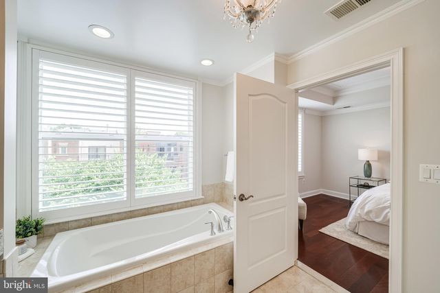 $775,000 | 320 South West Street, Unit 309, Alexandria, VA 22314