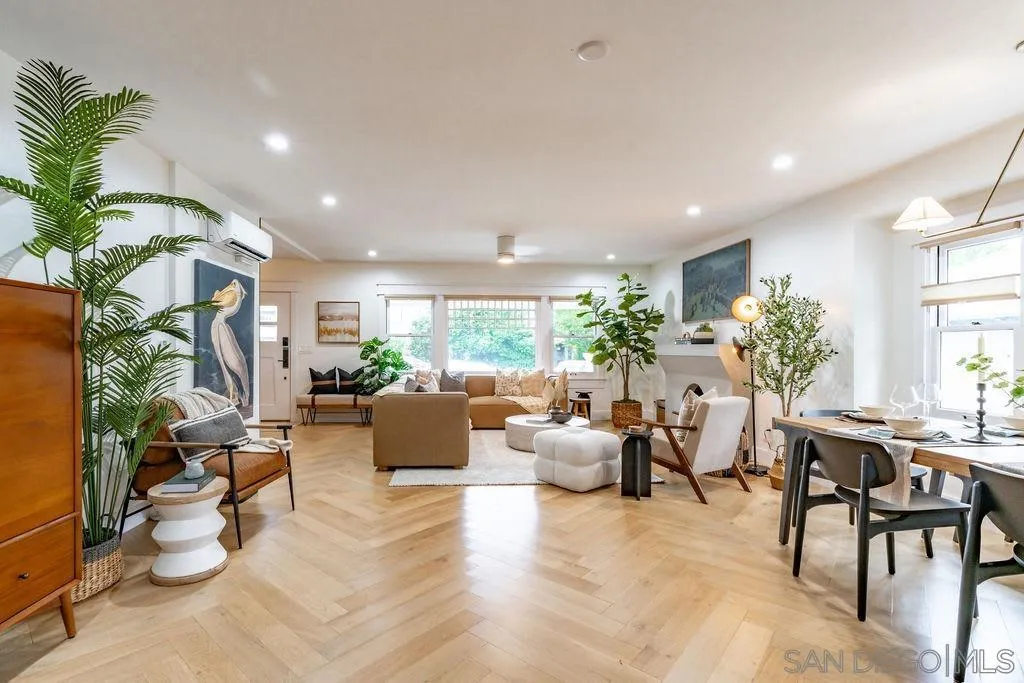 725 Pennsylvania Avenue San Diego, CA 92103 - Photo 24 of 64 a living room with furniture and a potted plant