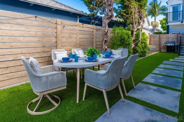 a view of entryway door