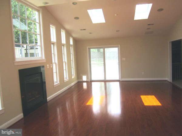 3021 Bluff Point Lane Silver Spring, MD 20906 - Photo 26 of 30 Family Room