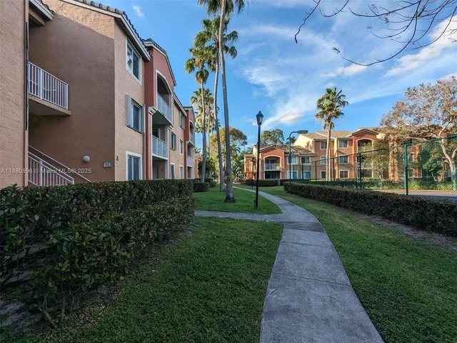 $2,200 | 3870 Lyons Road, Unit 2108, Coconut Creek, FL 33073