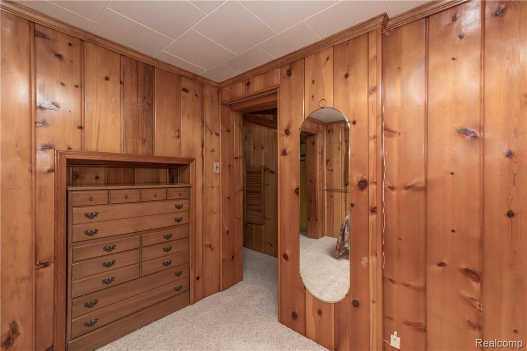 217 Reymont Road Waterford, MI 48327 - Photo 22 of 30 with Delightful Built Ins