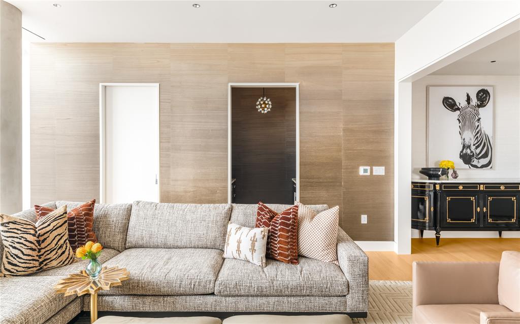 1747 Leonard Street, Unit 2301 Dallas, TX 75201 - Photo 6 of 31