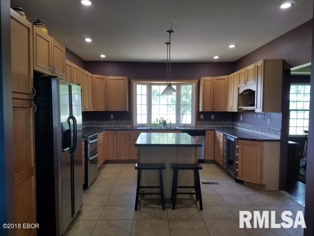 18634 Persimmon Tree Road Centralia, IL 62801 - Photo 11 of 23