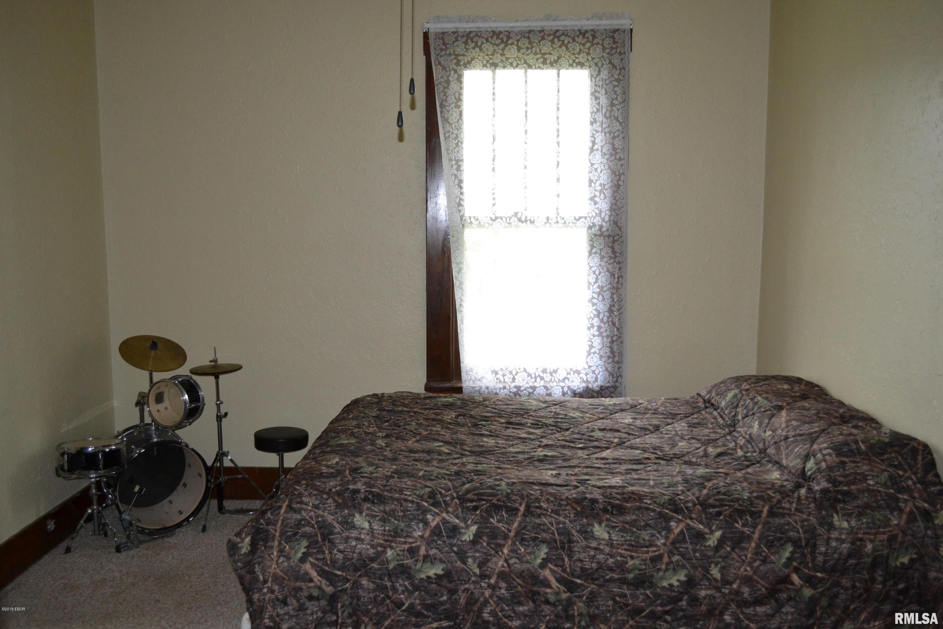 18634 Persimmon Tree Road Centralia, IL 62801 - Photo 17 of 23