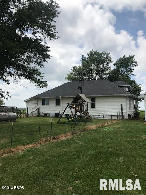 18634 Persimmon Tree Road Centralia, IL 62801 - Photo 4 of 23
