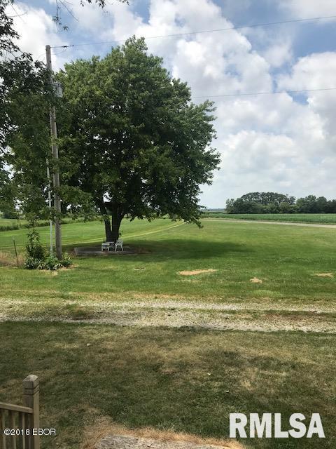 18634 Persimmon Tree Road Centralia, IL 62801 - Photo 7 of 23