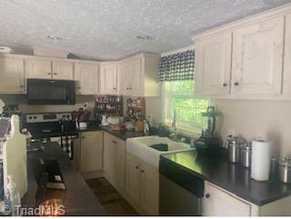 1876 Craver Road Lexington, NC 27295 - Photo 2 of 15 Gallery Image 2