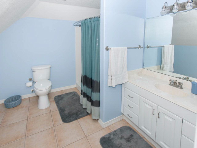 304 Bristol Way Foley, AL 36535 - Photo 35 of 45 Upstairs Bathroom