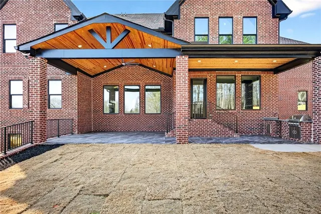 $2,099,999 | 405 Thunder Road, Buford, GA 30518