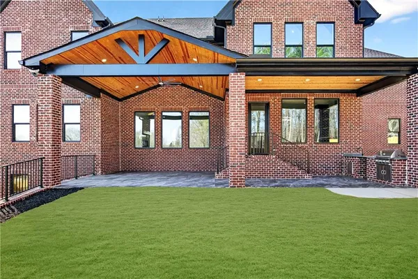 $2,025,000 | 405 Thunder Road, Buford, GA 30518