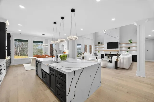 $2,099,999 | 405 Thunder Road, Buford, GA 30518