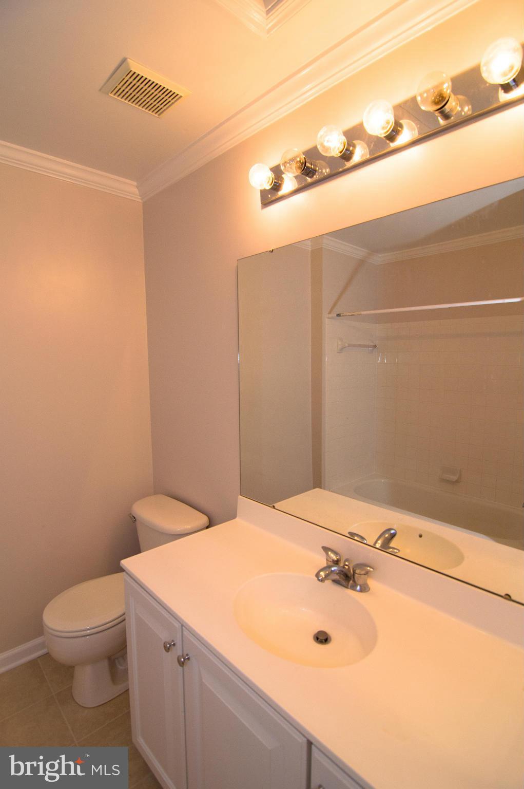 43004 Center Street Chantilly, VA 20152 - Photo 26 of 30 Upper Level Full Bath
