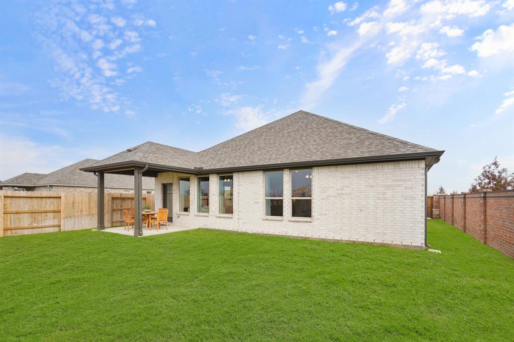 2763 Teton Street Corinth, TX 76210 - Photo 8 of 9 Representative photography of the Olive III plan