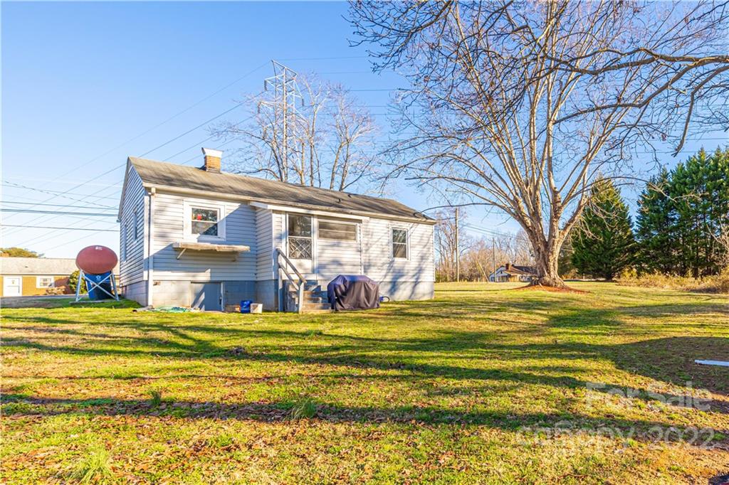 2766 Messer Road Valdese, NC 28690 - Photo 6 of 26 Gallery Image 6