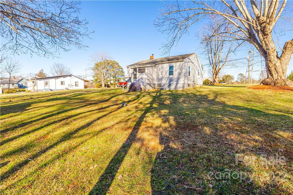2766 Messer Road Valdese, NC 28690 - Photo 7 of 26 Gallery Image 7