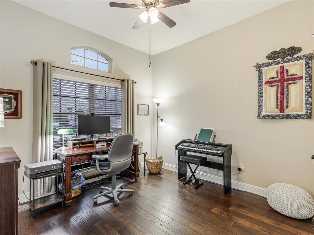 212 Rugby Lane McKinney, TX 75072 - Photo 5 of 28