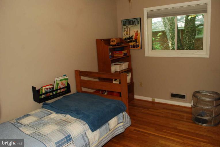3906 Lakota Road Alexandria, VA 22303 - Photo 11 of 22 Bedroom 2