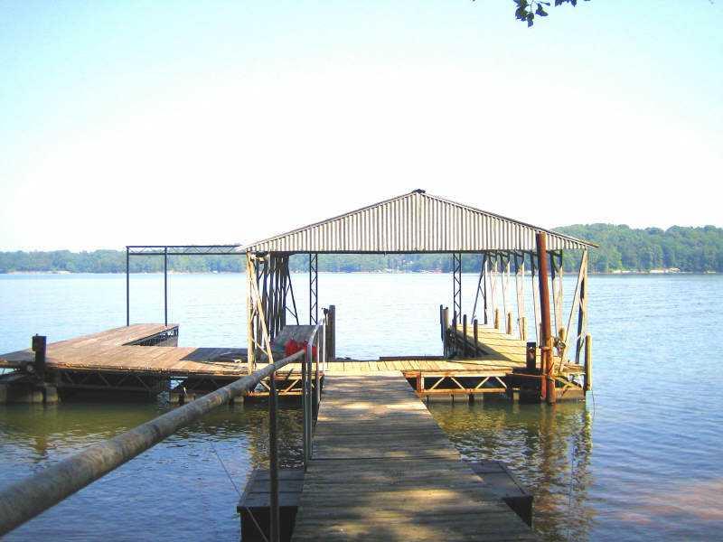 Exterior Front. Double Slip Dock on BIG BIG DEEP DEEP Water