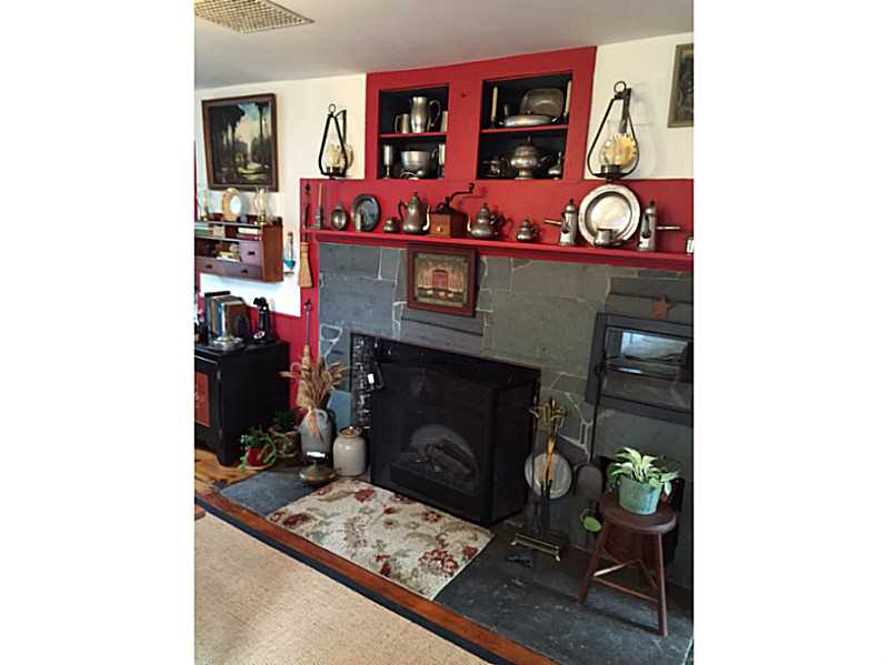 129 Jenckes Hill Road Lincoln, RI 02865 - Photo 9 of 19 Living Room.