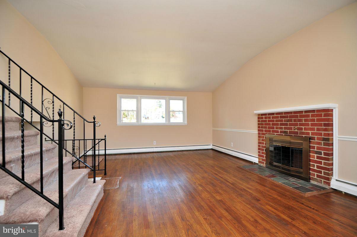 2116 Eastham Road Lutherville-Timonium, MD 21093 - Photo 11 of 19 Living Room