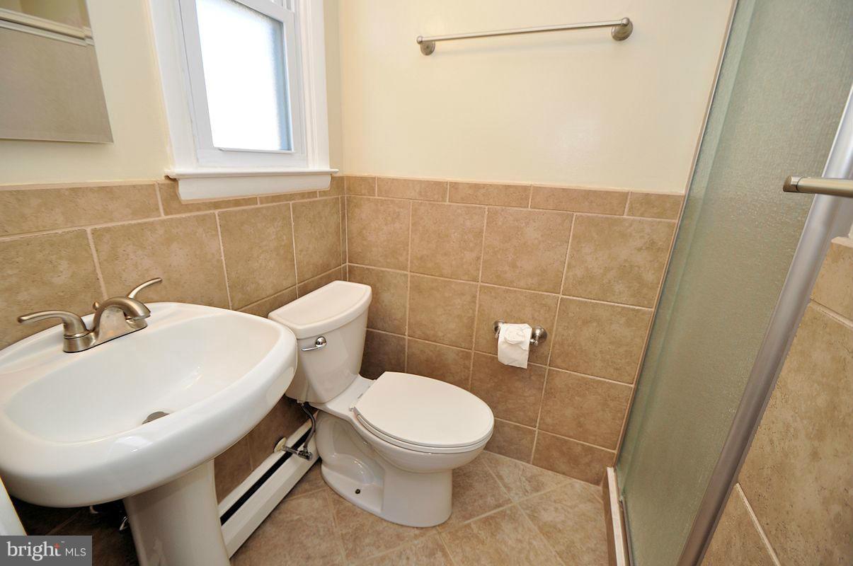 2116 Eastham Road Lutherville-Timonium, MD 21093 - Photo 14 of 19 Bath (Master)