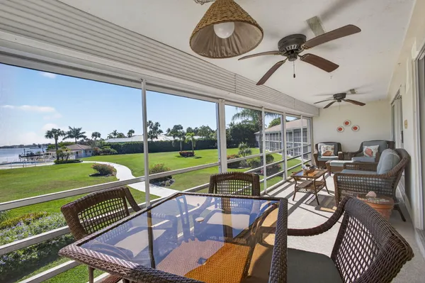 $589,000 | 478 Tequesta Drive, Unit 209, Tequesta, FL 33469