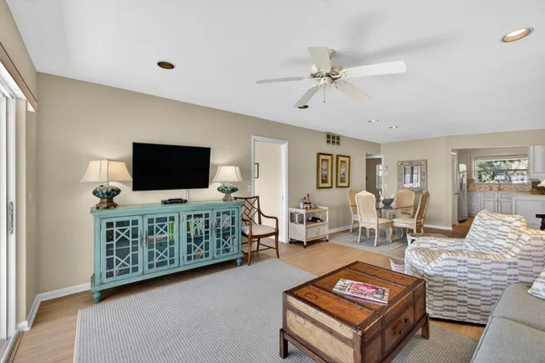 $589,000 | 478 Tequesta Drive, Unit 209, Tequesta, FL 33469