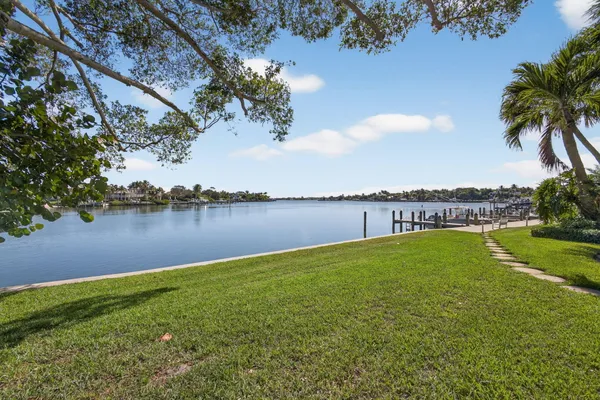 $589,000 | 478 Tequesta Drive, Unit 209, Tequesta, FL 33469
