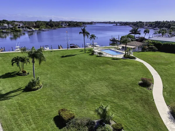 $589,000 | 478 Tequesta Drive, Unit 209, Tequesta, FL 33469