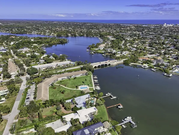 $589,000 | 478 Tequesta Drive, Unit 209, Tequesta, FL 33469